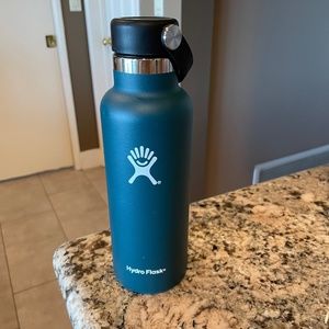 HydroFlask 18 oz Water Bottle